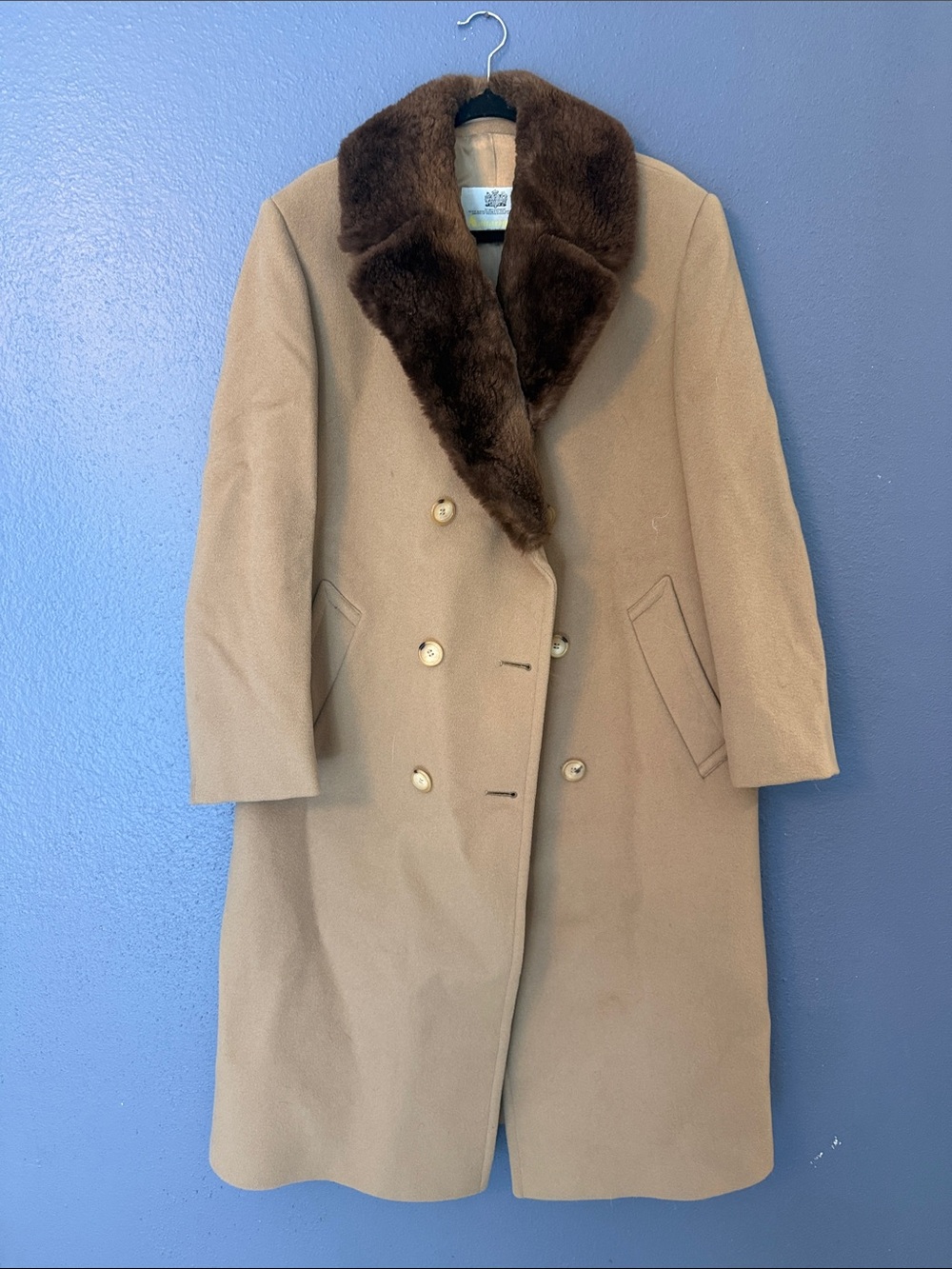 Aquascutum London Camel Wool Double-Breasted Coat with Dark Brown Fur Collar